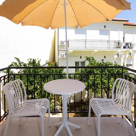 Apartman Edipsos Garden